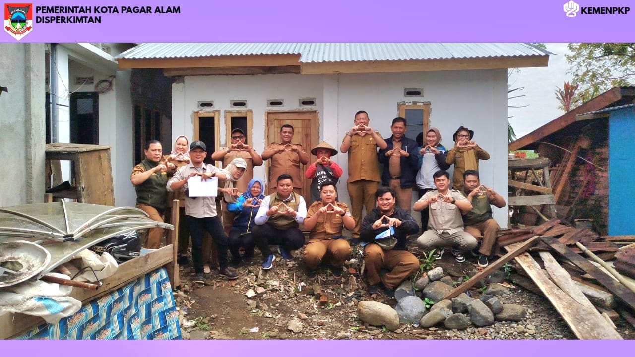 Mendukung Program Pemerintah Tiga Juta Rumah dan Pengentasan Kemiskinan, Pemerintah Kota Pagar Alam melalui Dinas Perumahan Kawasan Permukiman dan Pertanahan melaksanakan Program Perbaikan Rumah Tidak Layak Huni (RTLH) sebanyak 32 unit